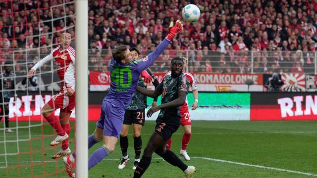 1742121591812068299.jpg 乐鱼官网-从赢不了强队到不会虐菜?孔氏拜仁酝酿下一波反攻