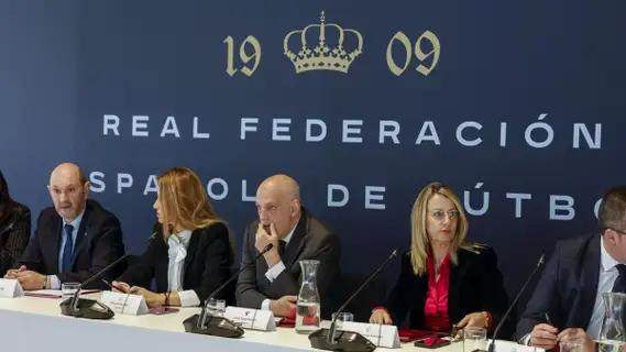 乐鱼app-抗议西甲双标执法，皇马喊得最凶，却成联盟标靶