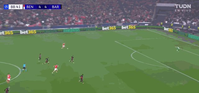 乐鱼体育官方网站-连续两场比赛致命失误，什琴斯尼在巴萨还有未来吗