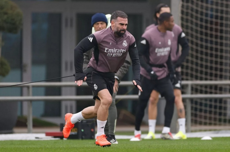 乐鱼体育-皇马官方晒训练照:姆巴佩、卡雷拉斯、库尔图瓦均在列