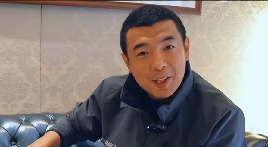 乐鱼体育-前国脚徐亮爆猛料 当年刚入选国足要为老队员洗球鞋球袜 引发热议